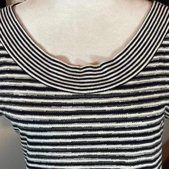 🤩3 for $30 Bundle Deal🤩
Maeve striped t-shirt dress - Picture 2 of 10